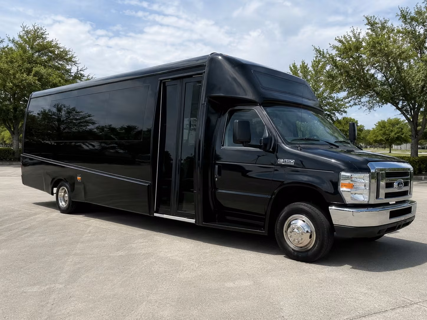 15 passenger minibus